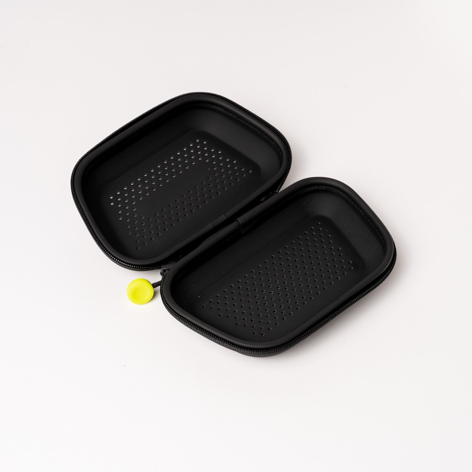 form goggles charger FORM Goggles Case